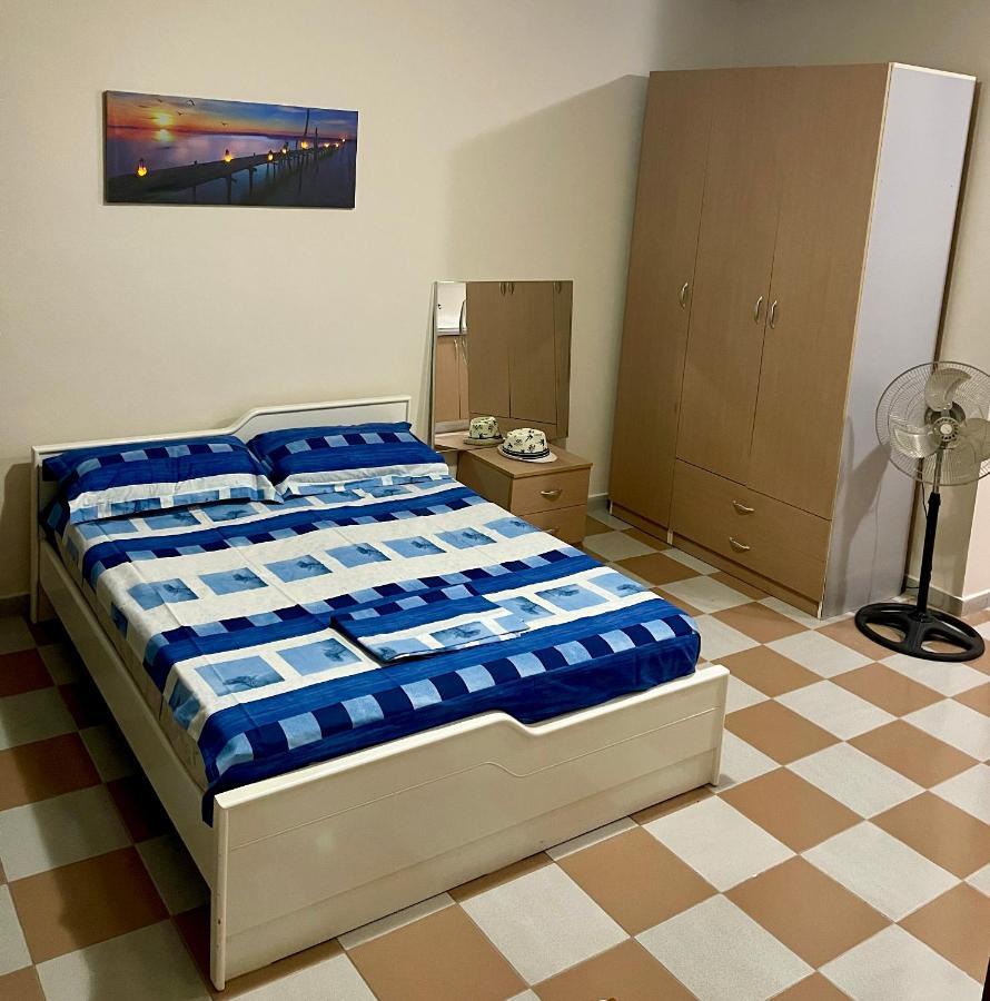 Lovely Studio Apartment Beachfront Durres Exterior photo